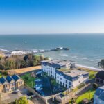 Luxury Isle of Wight holiday rentals overlooking the sea