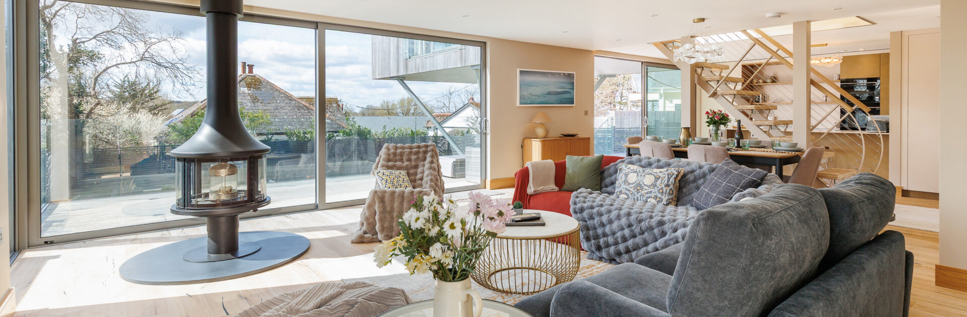 Luxury holiday cottage Rena's Retreat for a May Bank Holiday Isle of Wight escape with sea views.