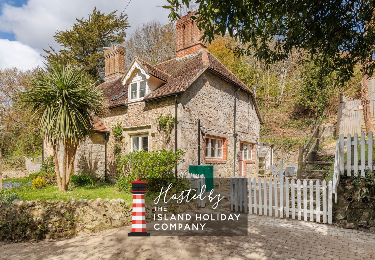 Cottage in Shanklin - 1 Apse Castle Cottages, Shanklin,  Isle of Wight.