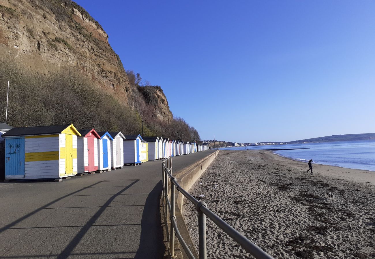 Cottage in Shanklin - 2 Apse Castle Cottages, Shanklin, Isle of Wight.