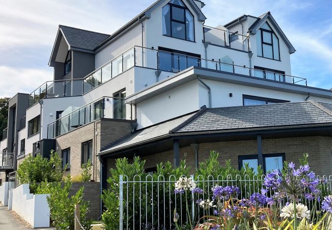 Apartment in Shanklin - 4 The Bayhouse, The Isle of Wight.  Apartment in Shanklin - 4 The Bayhouse, The Isle of Wight.