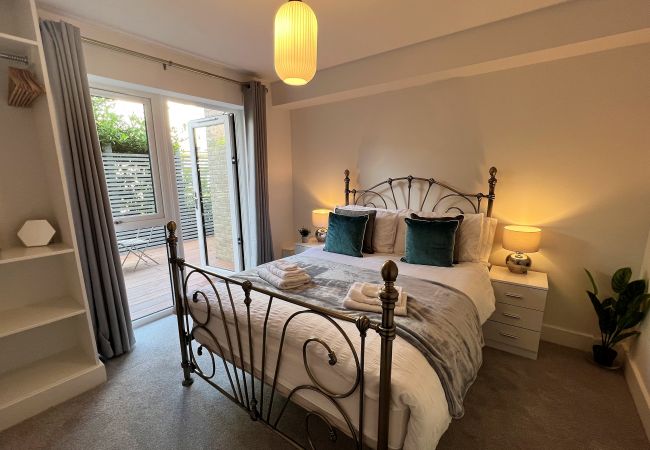 Apartment in Shanklin - 4 The Bayhouse, The Isle of Wight.  Apartment in Shanklin - 4 The Bayhouse, The Isle of Wight.