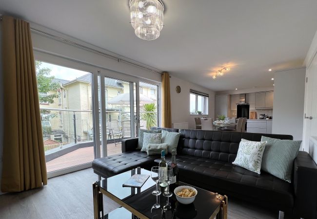 Apartment in Shanklin - 4 The Bayhouse, The Isle of Wight.  Apartment in Shanklin - 4 The Bayhouse, The Isle of Wight.