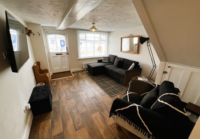 Cottage in Cowes - Bell Cottage, The Isle of Wight. Cottage in Cowes - Bell Cottage, The Isle of Wight.