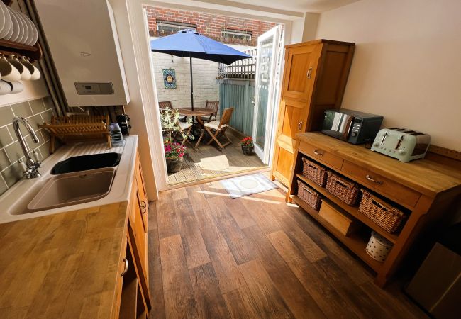 Cottage in Cowes - Bell Cottage, The Isle of Wight. Cottage in Cowes - Bell Cottage, The Isle of Wight.