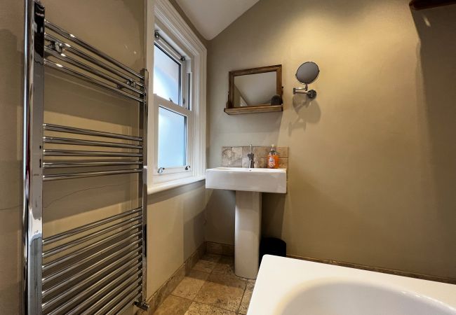 Cottage in Cowes - Bell Cottage, The Isle of Wight. Cottage in Cowes - Bell Cottage, The Isle of Wight.