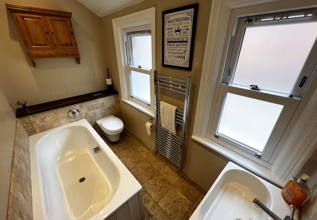 Cottage in Cowes - Bell Cottage, The Isle of Wight. Cottage in Cowes - Bell Cottage, The Isle of Wight.