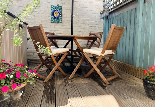 Cottage in Cowes - Bell Cottage, The Isle of Wight. Cottage in Cowes - Bell Cottage, The Isle of Wight.