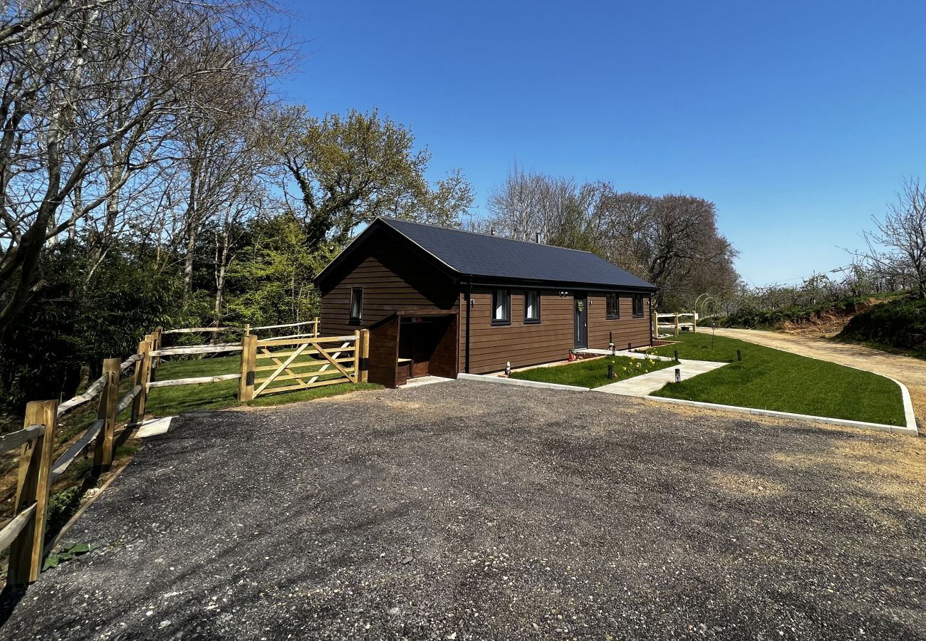 Bungalow in Godshill - Cherry Lodge, The Isle of Wight. 