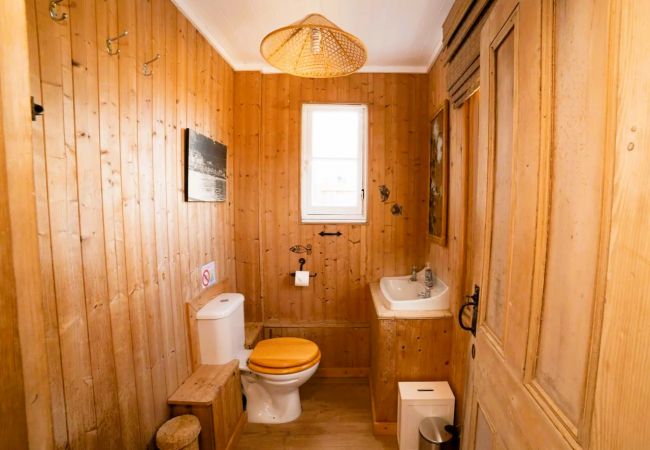 Cottage in Atherfield - Coastguard Cottage, The Isle of Wight.  Cottage in Atherfield - Coastguard Cottage, The Isle of Wight.