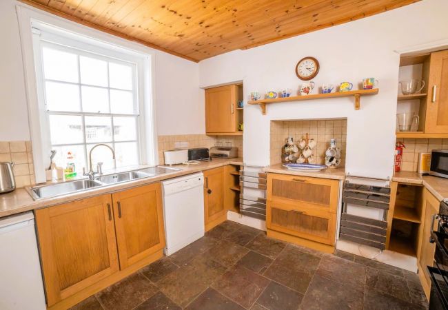 Cottage in Atherfield - Coastguard Cottage, The Isle of Wight.  Cottage in Atherfield - Coastguard Cottage, The Isle of Wight.