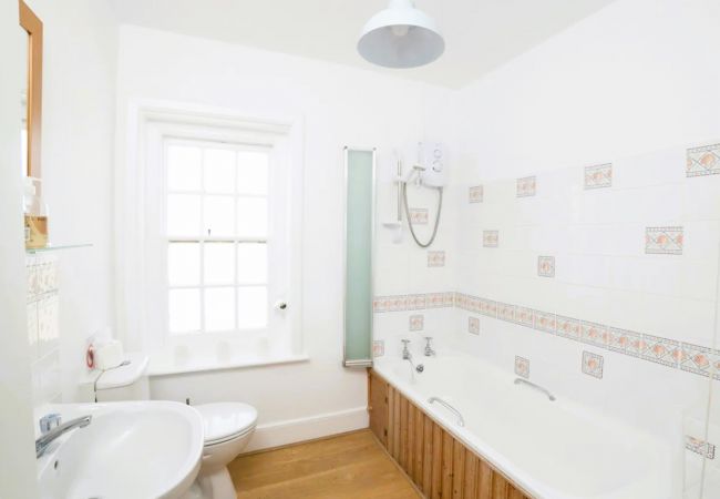 Cottage in Atherfield - Coastguard Cottage, The Isle of Wight.  Cottage in Atherfield - Coastguard Cottage, The Isle of Wight.