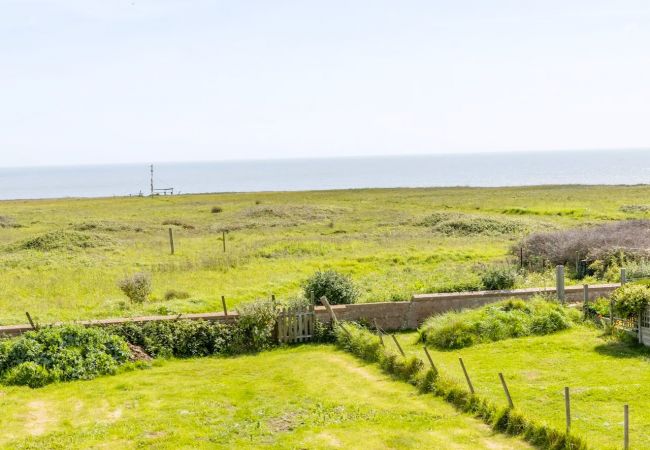 Cottage in Atherfield - Coastguard Cottage, The Isle of Wight.  Cottage in Atherfield - Coastguard Cottage, The Isle of Wight.