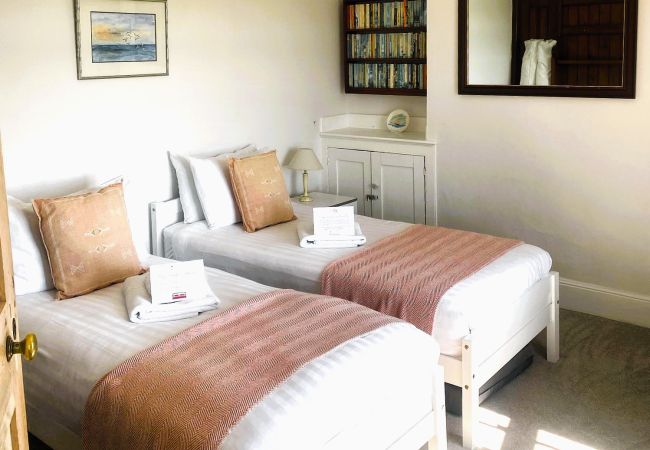 Cottage in Atherfield - Coastguard Cottage, The Isle of Wight.  Cottage in Atherfield - Coastguard Cottage, The Isle of Wight.