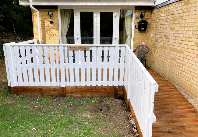 House in Wootton Bridge - Creekside Cottage, The Isle of Wight. House in Wootton Bridge - Creekside Cottage, The Isle of Wight.