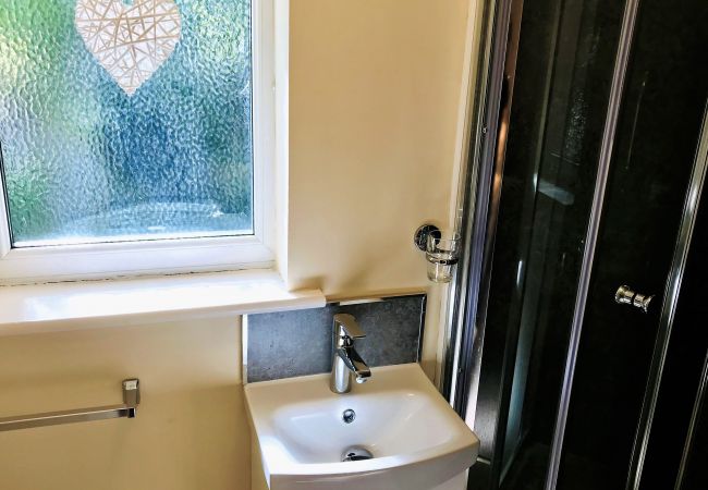 House in Wootton Bridge - Creekside Cottage, The Isle of Wight. House in Wootton Bridge - Creekside Cottage, The Isle of Wight.