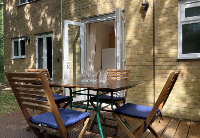 House in Wootton Bridge - Creekside Cottage, The Isle of Wight. House in Wootton Bridge - Creekside Cottage, The Isle of Wight.