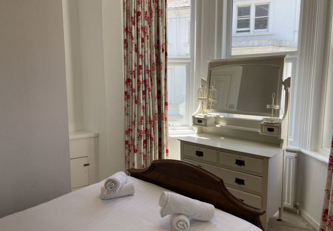 Apartment in Ventnor - Flat 2, 1 Alexandra Gardens, The Isle of Wight.  Apartment in Ventnor - Flat 2, 1 Alexandra Gardens, The Isle of Wight.