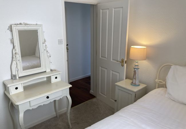 Apartment in Ventnor - Flat 2, 1 Alexandra Gardens, The Isle of Wight.  Apartment in Ventnor - Flat 2, 1 Alexandra Gardens, The Isle of Wight.