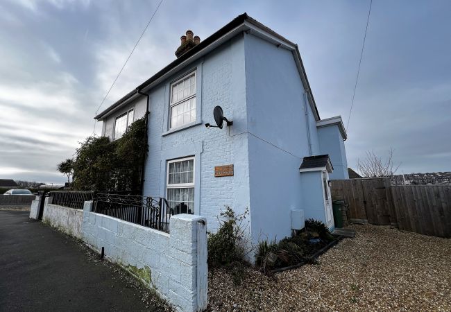 Cottage in East Cowes - Kema Cottage, The Isle of Wight. 