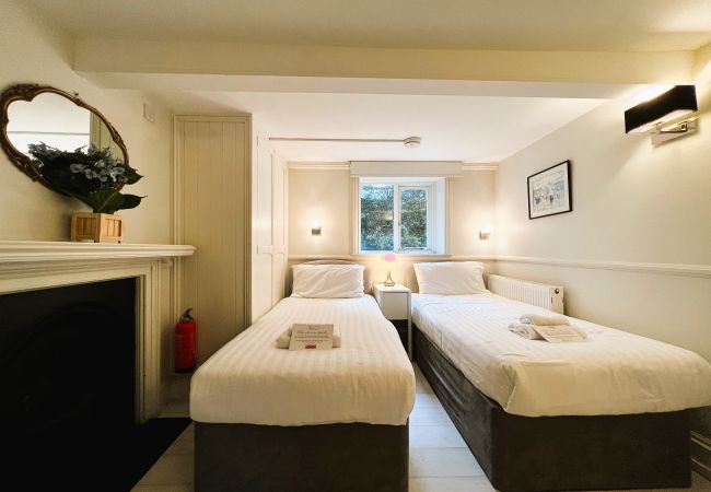 House in Ryde - Middle Lodge, The Isle of Wight. House in Ryde - Middle Lodge, The Isle of Wight.