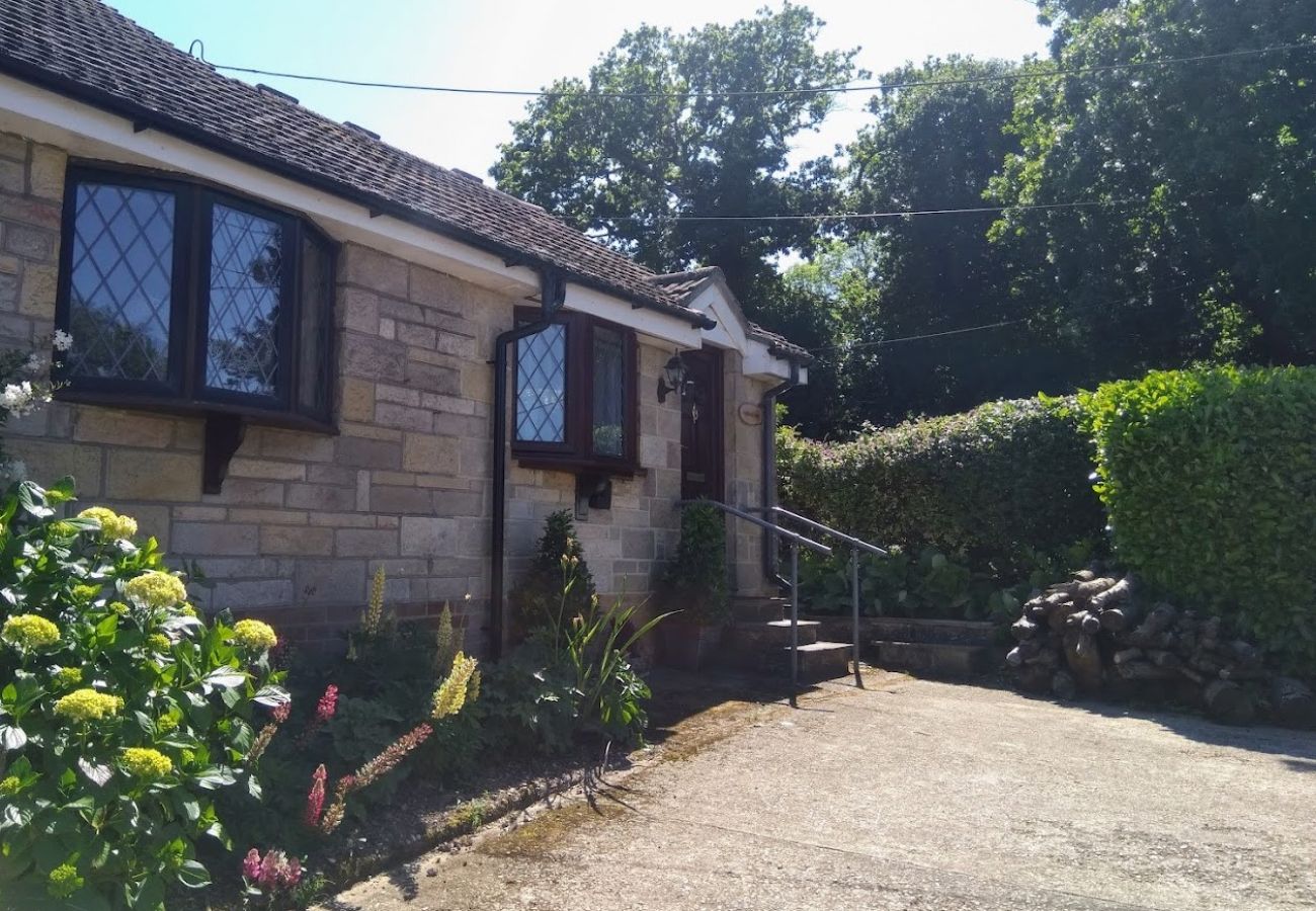 Bungalow in Rookley - Squirrels Nest, The Isle of Wight. 