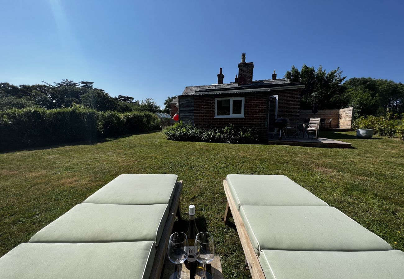 Bungalow in Shalfleet - The Cottage, Shalfleet House , The Isle of Wight.