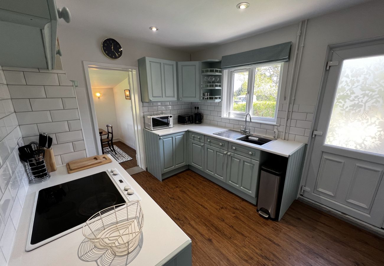 Bungalow in Shalfleet - The Cottage, Shalfleet House , The Isle of Wight.