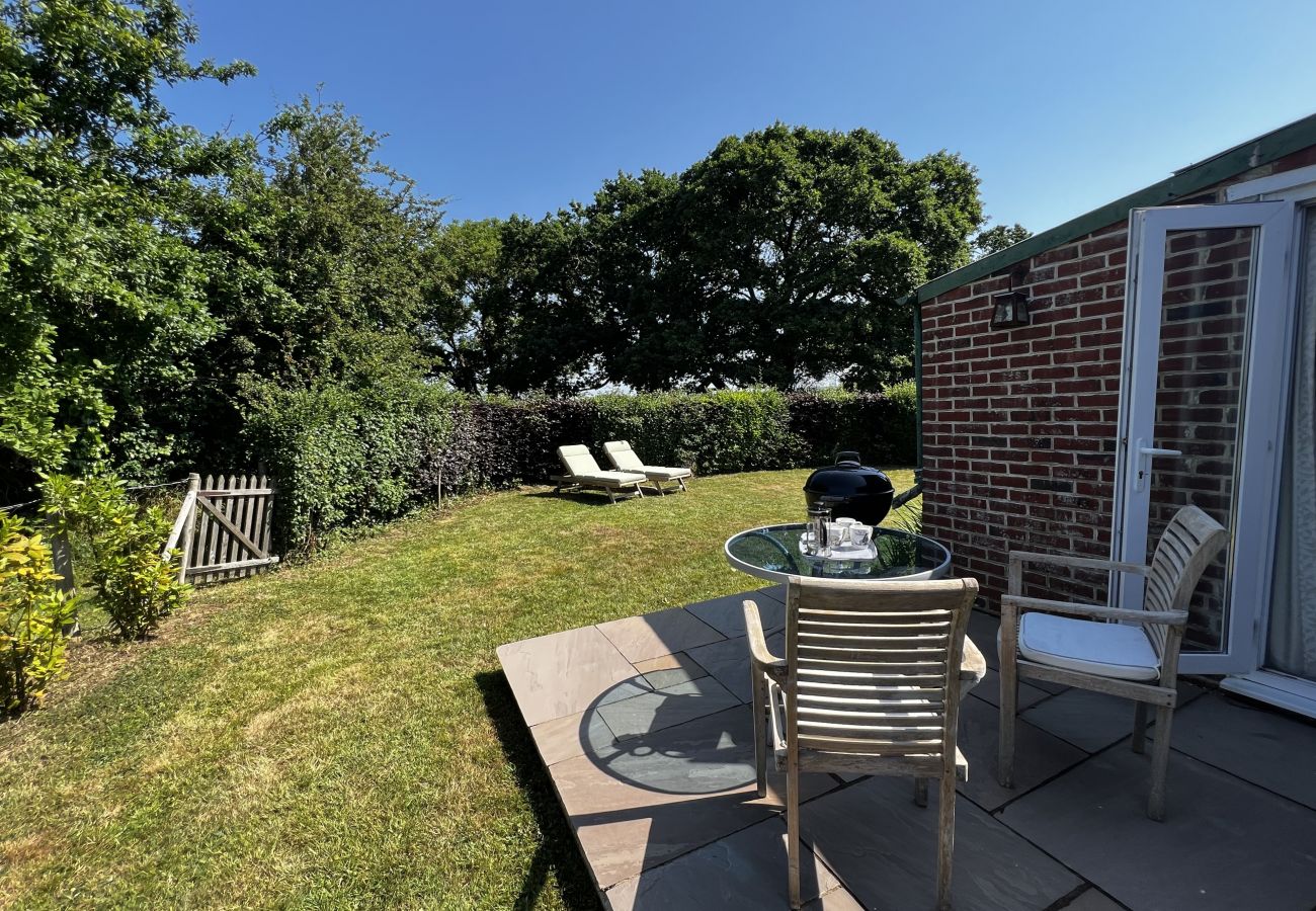 Bungalow in Shalfleet - The Cottage, Shalfleet House , The Isle of Wight.