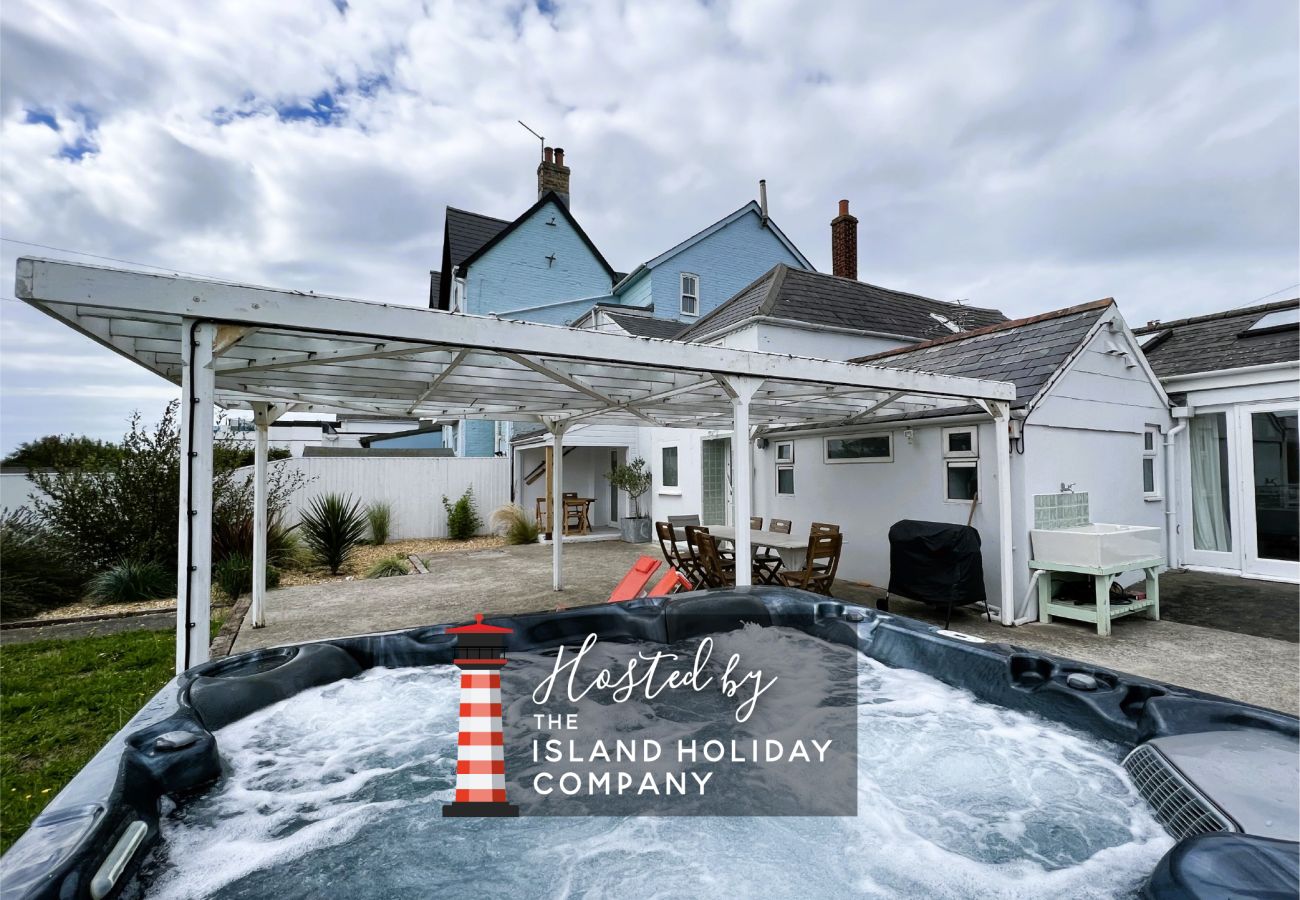 Apartment in Freshwater - The Gate, The Isle of Wight. 