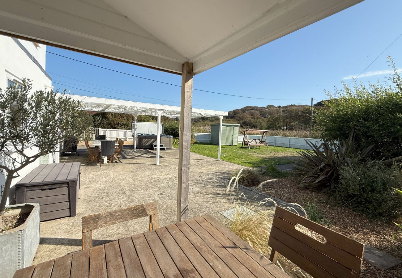 Apartment in Freshwater - The Gate, The Isle of Wight. 