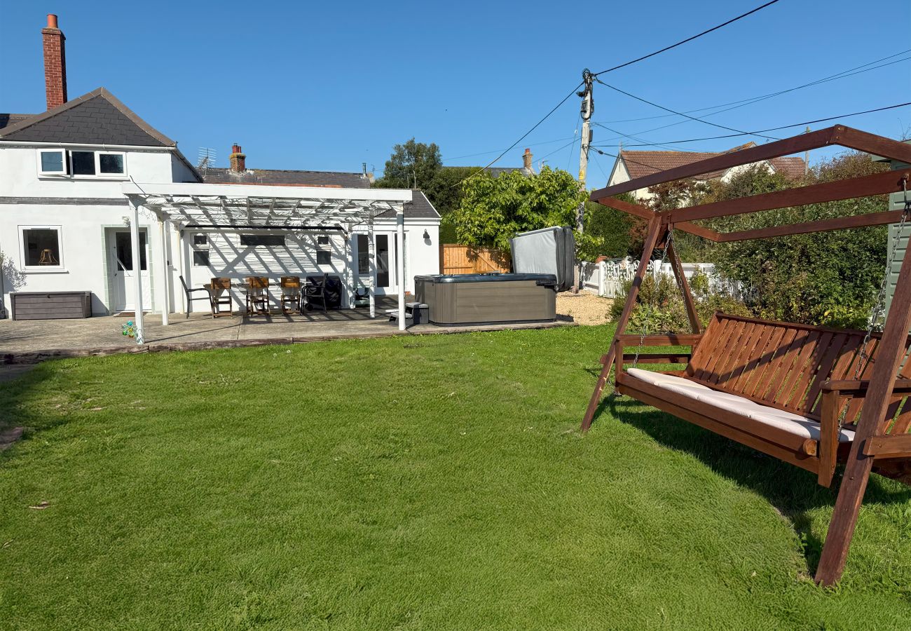 Apartment in Freshwater - The Gate, The Isle of Wight. 