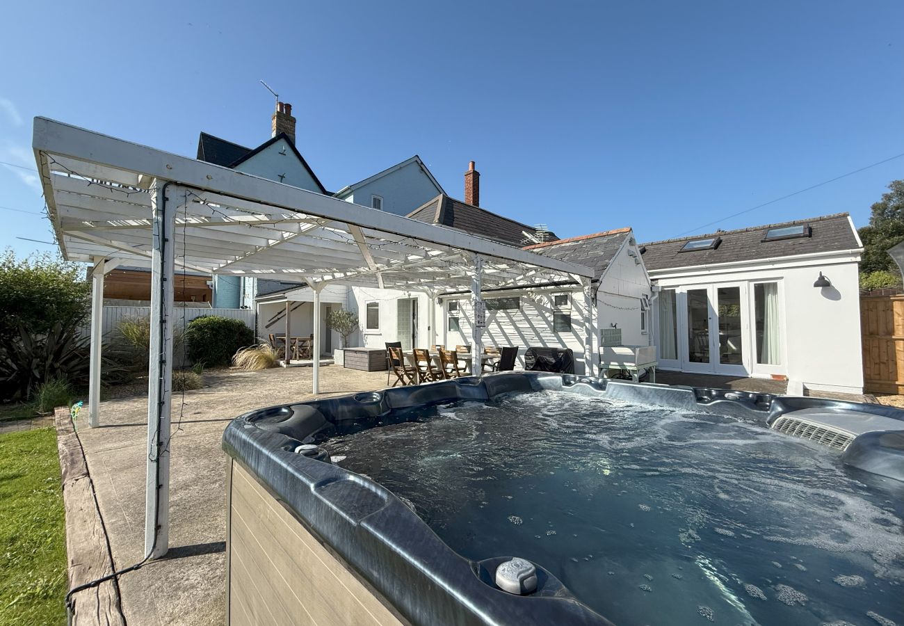 Apartment in Freshwater - The Gate, The Isle of Wight. 