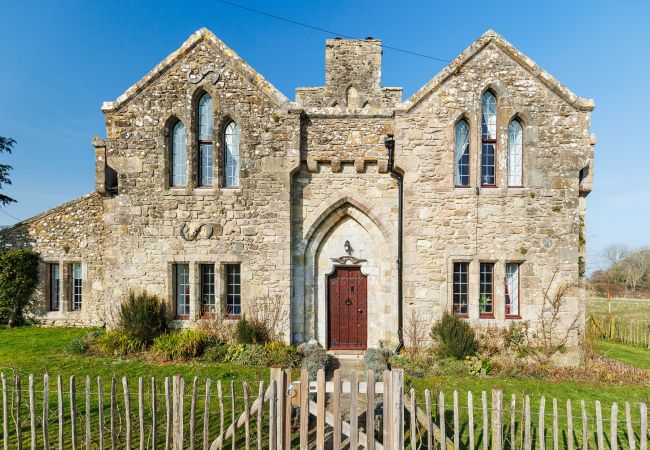 Cottage in Ryde - The Old Abbey Farmhouse, The Isle of Wight. Cottage in Ryde - The Old Abbey Farmhouse, The Isle of Wight.