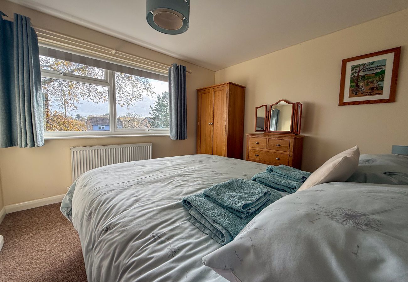 Bungalow in Seaview - Willow-Oak, The Isle of Wight. 