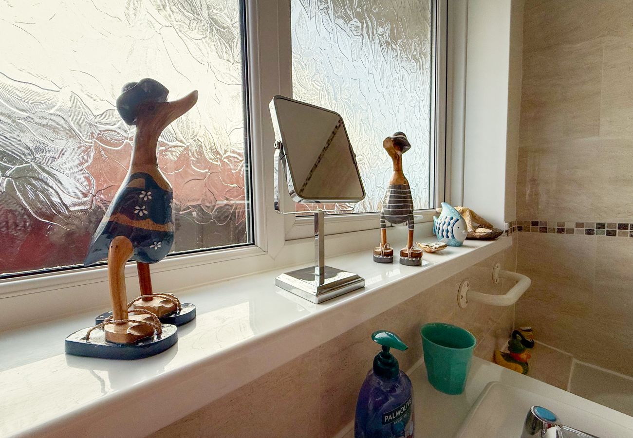 Bungalow in Seaview - Willow-Oak, The Isle of Wight. 