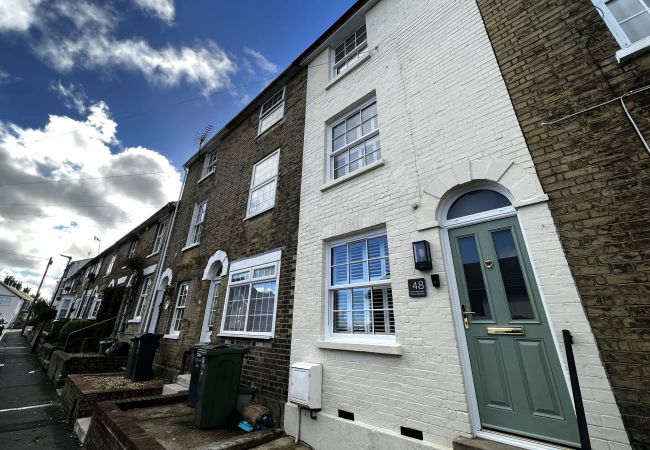 House in Cowes - York Street, The Isle of Wight. 