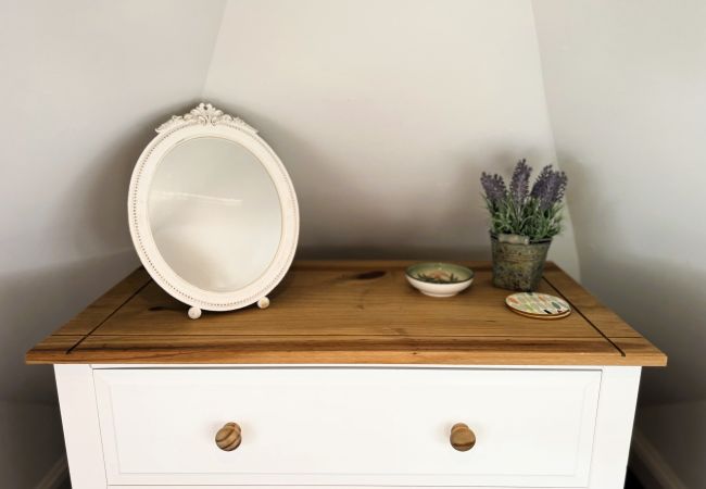 Apartment in Shanklin - 6 Shanklin Manor, The Isle of Wight. Apartment in Shanklin - 6 Shanklin Manor, The Isle of Wight.