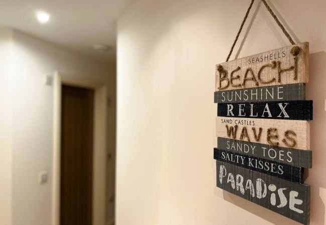 Apartment in Shanklin - 2 Shanklin Manor, The Isle of Wight. Apartment in Shanklin - 2 Shanklin Manor, The Isle of Wight.