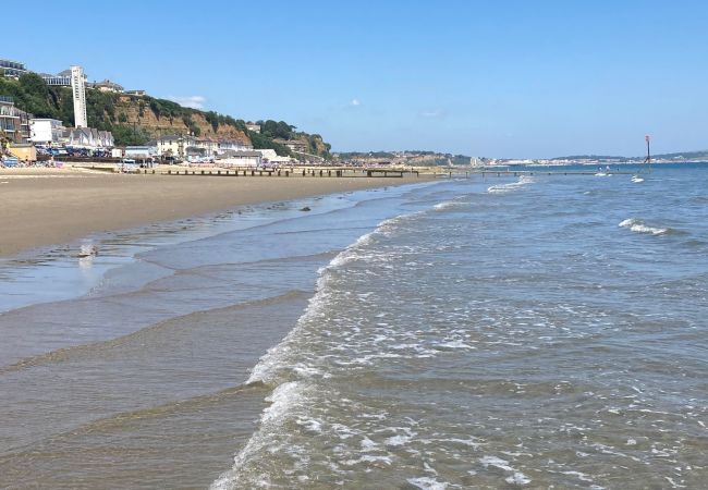 Apartment in Shanklin - 2 Shanklin Manor, The Isle of Wight. Apartment in Shanklin - 2 Shanklin Manor, The Isle of Wight.