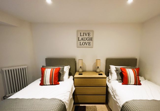 Apartment in Shanklin - 2 Shanklin Manor, The Isle of Wight. Apartment in Shanklin - 2 Shanklin Manor, The Isle of Wight.