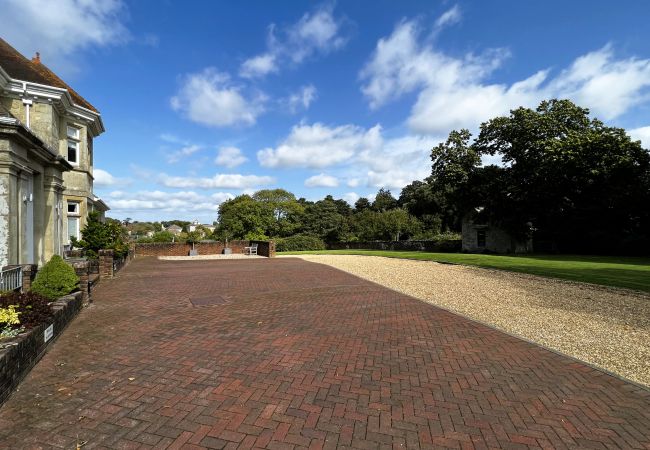 Apartment in Shanklin - 2 Shanklin Manor, The Isle of Wight. Apartment in Shanklin - 2 Shanklin Manor, The Isle of Wight.