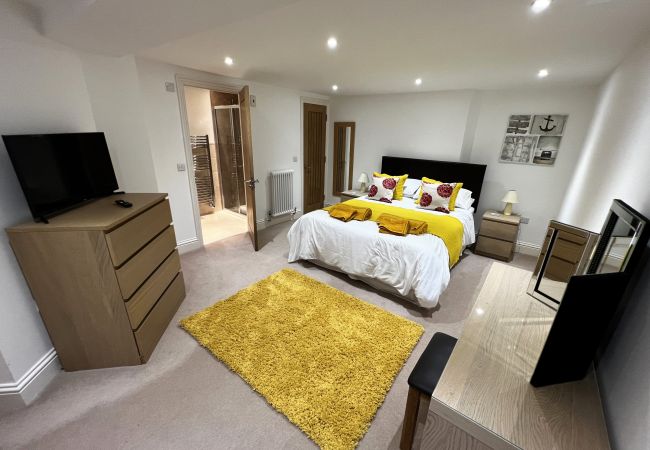 Apartment in Shanklin - 2 Shanklin Manor, The Isle of Wight. Apartment in Shanklin - 2 Shanklin Manor, The Isle of Wight.