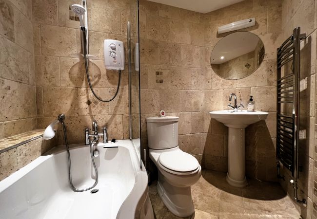 Apartment in Shanklin - 2 Shanklin Manor, The Isle of Wight. Apartment in Shanklin - 2 Shanklin Manor, The Isle of Wight.