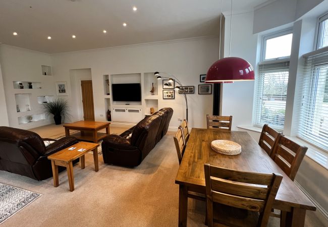 Apartment in Shanklin - 2 Shanklin Manor, The Isle of Wight. Apartment in Shanklin - 2 Shanklin Manor, The Isle of Wight.