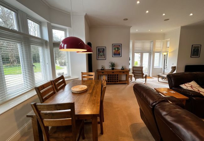 Apartment in Shanklin - 2 Shanklin Manor, The Isle of Wight. Apartment in Shanklin - 2 Shanklin Manor, The Isle of Wight.