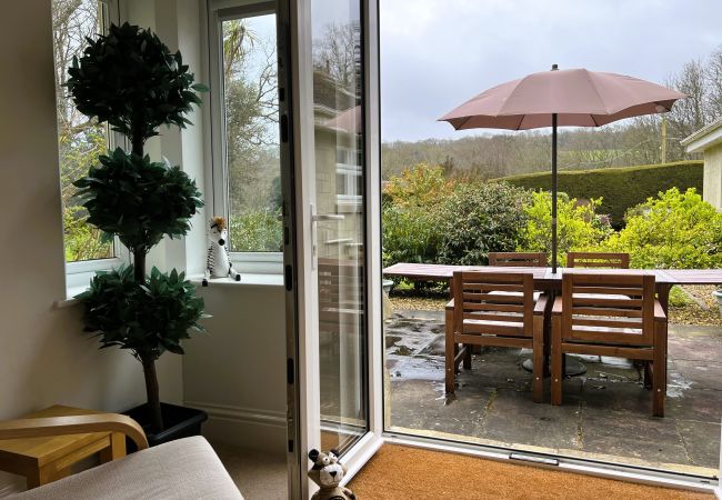 Apartment in Shanklin - 2 Shanklin Manor, The Isle of Wight. Apartment in Shanklin - 2 Shanklin Manor, The Isle of Wight.