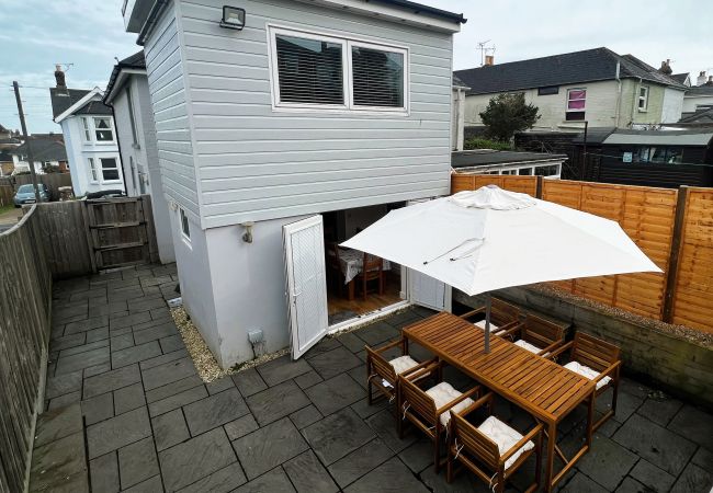 House in Shanklin - Hope Cottage, The Isle of Wight. House in Shanklin - Hope Cottage, The Isle of Wight.