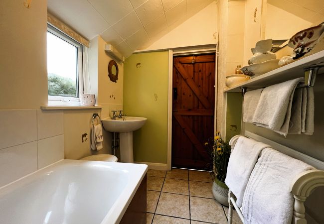 Cottage in Brading - Charnwood Cottage, The Isle of Wight.  Cottage in Brading - Charnwood Cottage, The Isle of Wight.