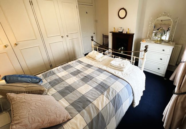 Cottage in Brading - Charnwood Cottage, The Isle of Wight.  Cottage in Brading - Charnwood Cottage, The Isle of Wight.